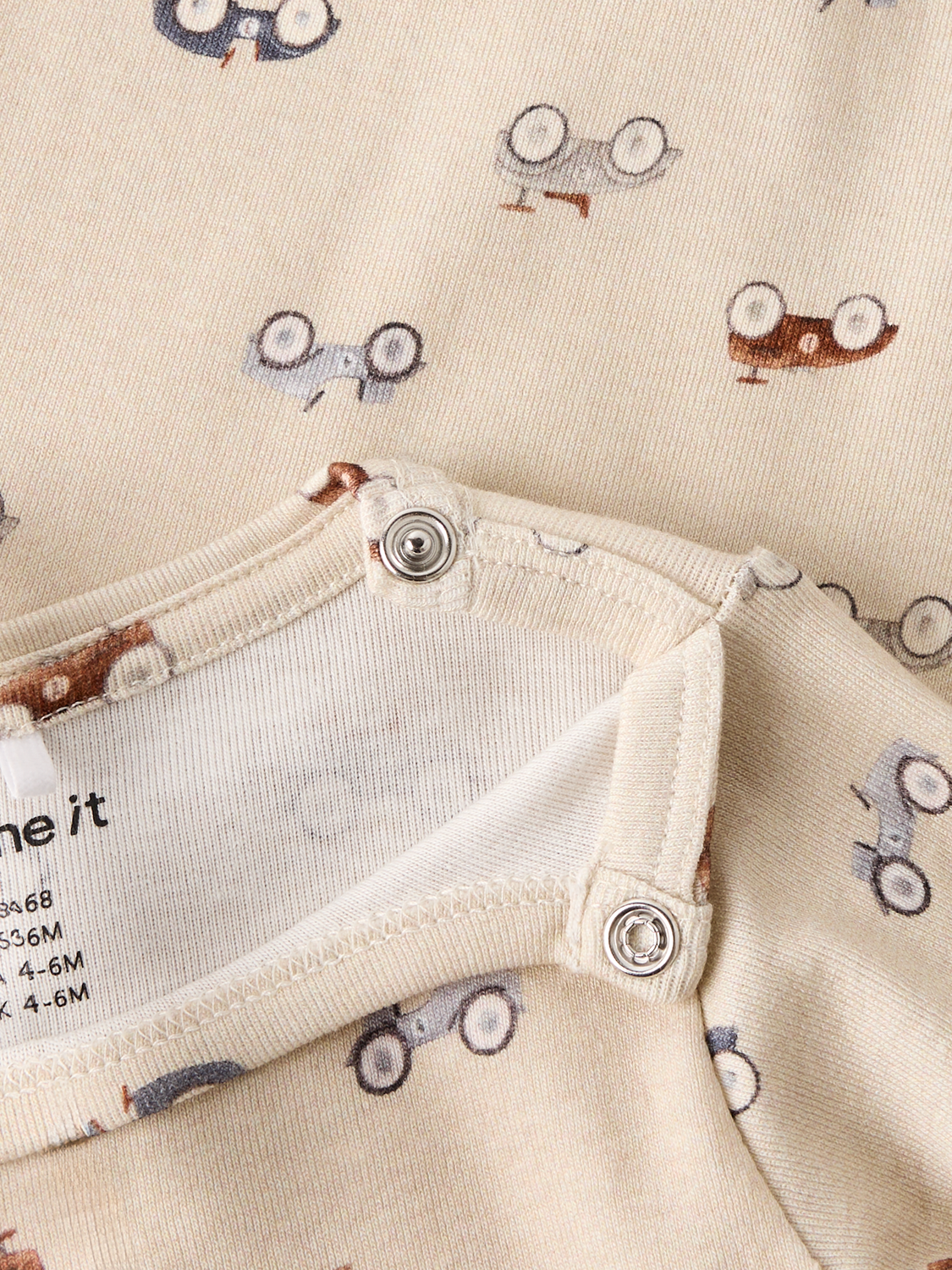 model_shot-front_full